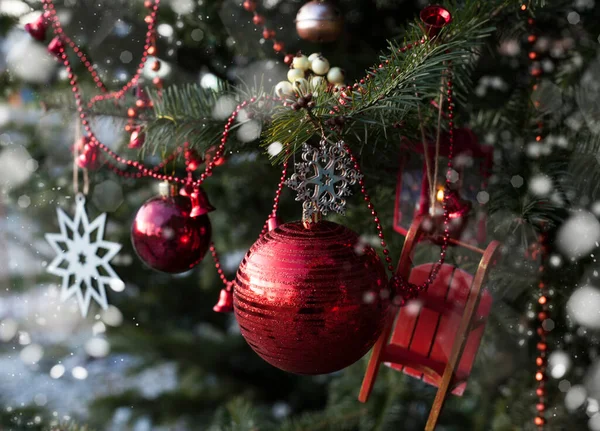 Süslü Noel Ağacı. Kış tatili geçmişi.