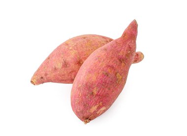 Tatlı patates, beyaz arka planda yakın plan.