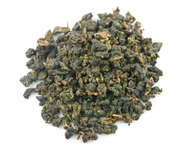 Beyaz arka planda Oolong çayı. Üst görünüm.