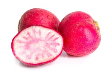 Beyaz arkaplanda küçük bahçe turpu