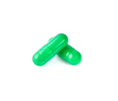 Beyaz arka planda izole edilmiş haplar