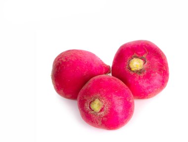 Beyaz arkaplanda küçük bahçe turpu