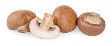 Beyaz arka planda izole edilmiş taze şampiyon mantarları