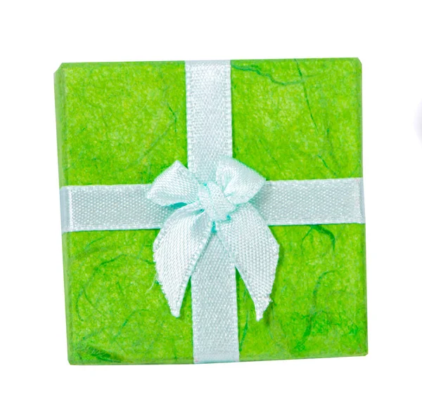 Zelená Dárková Krabice Bílou Stuhou Izolované Bílém Pozadí — Stock fotografie