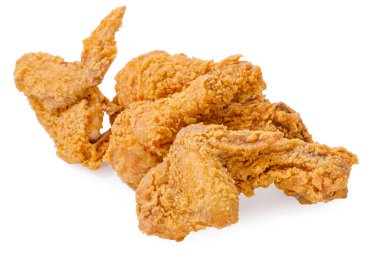 Beyaz arka planda kızarmış tavuk.