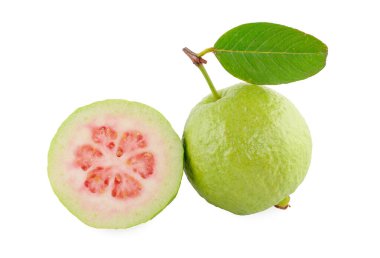 Beyaz zemin üzerinde yaprak izole Guava meyvesi