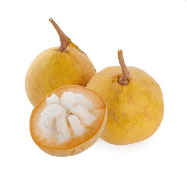 Santol meyvesi beyaz arkaplanda izole