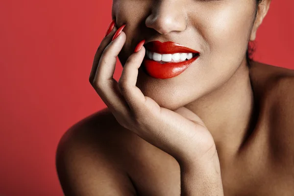 Rosse labbra femminili — Foto Stock