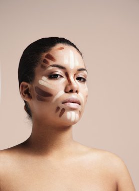 Kadın yüz düzeltme