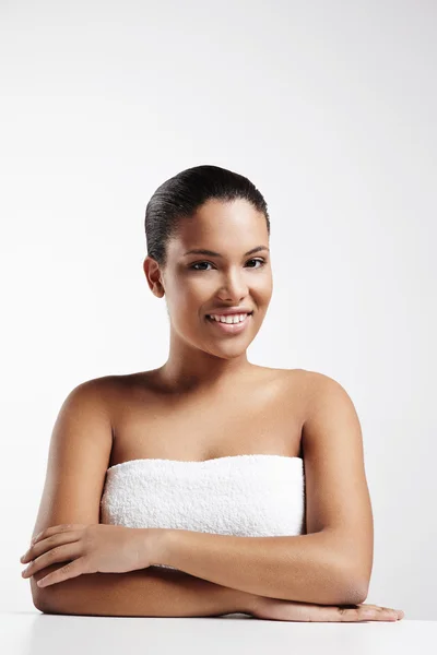 Latin woman in towel — Stock Photo, Image