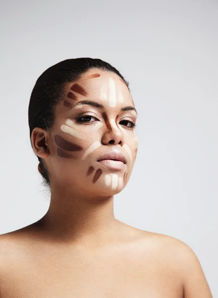 Mulher com correção facial — Fotografia de Stock