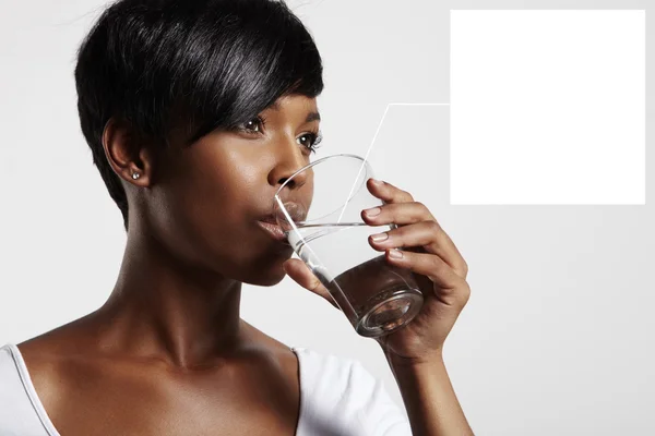 Woman drinking water — Stock Photo, Image