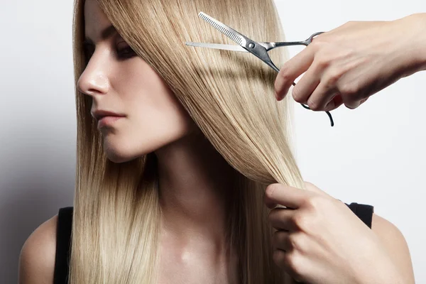 Woman with long straight hair — Stock Photo, Image