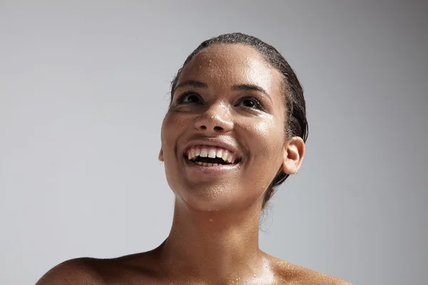 Mujer con tratamiento facial — Foto de Stock