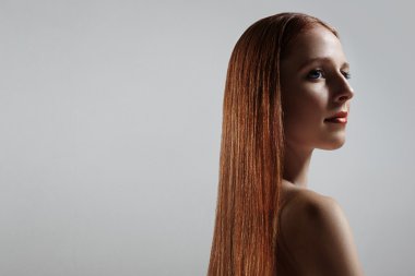 Longhair Kızıl saçlı kadın