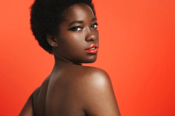 Black woman with vivid lips — Stock Photo, Image