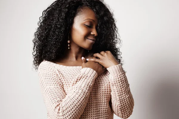 Mulher sensual com cabelo encaracolado — Fotografia de Stock