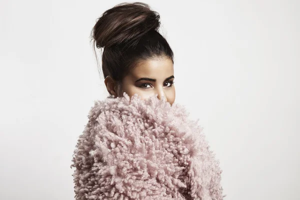 Woman in pink faux fur jacket — Stock Photo, Image