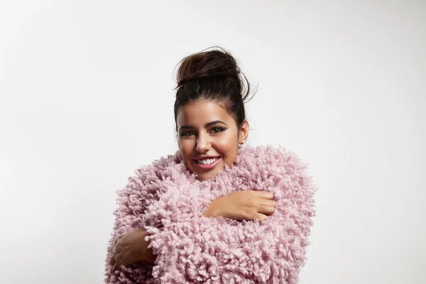 Woman in pink faux fur jacket — Stock Photo, Image