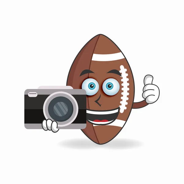 American Football Maskottchen Charakter Hält Kamera Vektorillustration — Stockvektor