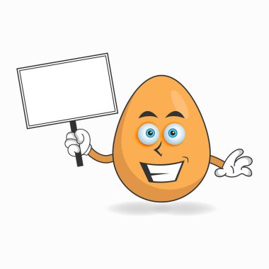 Beyaz bir karatahta tutan yumurta maskotu karakter..