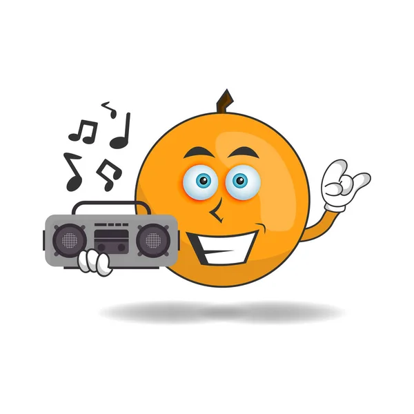Personaje Mascota Naranja Sosteniendo Una Radio — Archivo Imágenes Vectoriales