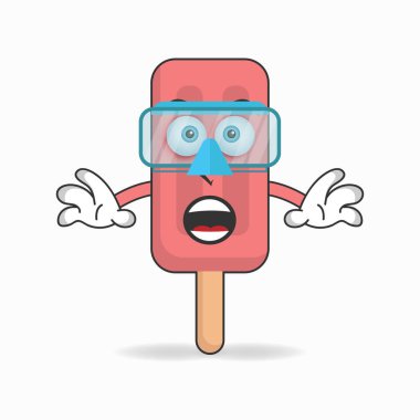 Kızıl Dondurma maskotu dalıyor..