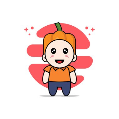 Balkabağı kostümü giyen sevimli kurye karakter. Maskot tasarımı konsepti