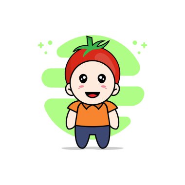 Domates kostümü giyen sevimli kurye karakter. Maskot tasarımı konsepti