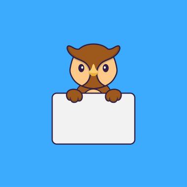 Beyaz tahta tutan sevimli baykuş. Hayvan çizgi film kavramı izole edildi. Tişört, tebrik kartı, davetiye kartı ya da maskot olarak kullanılabilir..