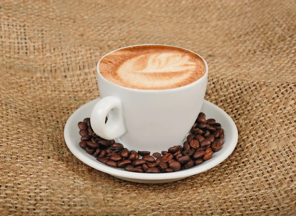 Cappuccino csésze és csészealj — Stock Fotó