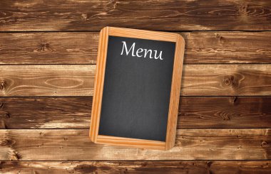 Tahta Duvarda Yaşlanmış Menü Tahtası