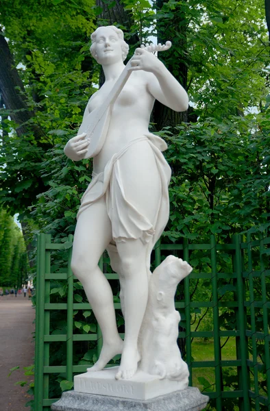 Escultura de Terpsichore, Jardim de Verão, São Petersburgo — Fotografia de Stock