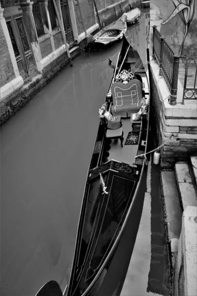 Venedig Italien Dezember 2018 Stimmungsvolles Schwarz Weiß Bild Des Kanals — Stockfoto