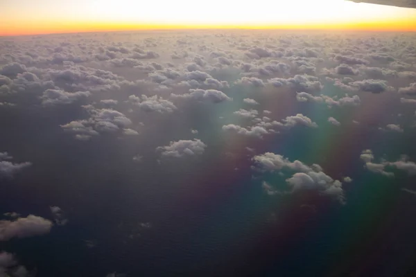 Evocadora Imagen Amanecer Desde Avión Vuelo Con Sol Saliendo Horizonte — Foto de Stock