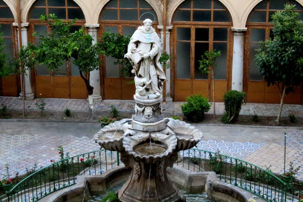 パレルモ イタリア 2017年9月3日 サンタ カテリーナ修道院 修道院の内部噴水の魅惑的なイメージ — ストック写真