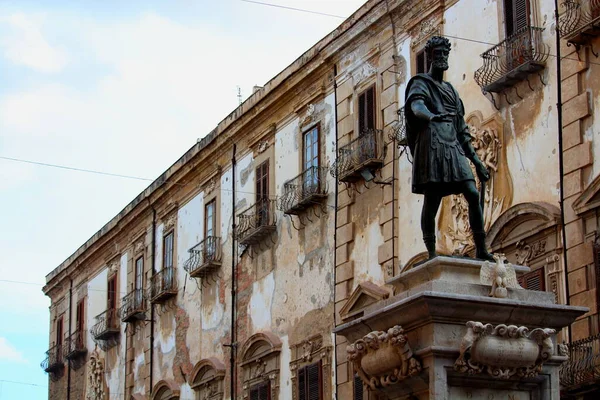 Evokující Obraz Budov Ulic Historickém Centru Palerma Itálii — Stock fotografie