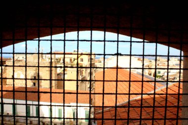 Palermo, İtalya, 3 Eylül 2017, Santa Caterina Manastırı, tavan arasındaki koruyucu ızgaraların hatırlatıcı görüntüsü.