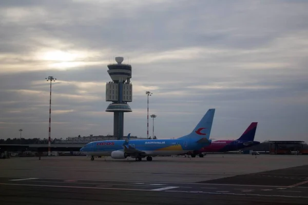 2020 Aeropuerto Milán Malpensa Aerolínea Neos Vuelo Italia Avión Detenido —  Fotos de Stock