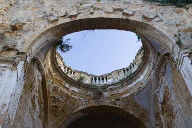 Mazara del Vallo, Sicilya, İtalya, 19 Ocak 2020, 18. yüzyıl Sant 'Ignazio Kilisesi' nin kalıntılarının anımsatıcı görüntüsü.