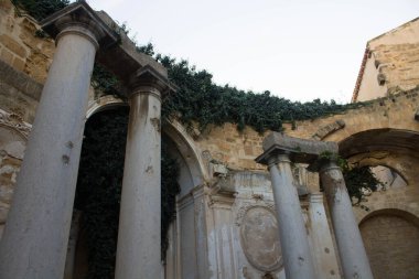 Mazara del Vallo, Sicilya, İtalya, 19 Ocak 2020, 18. yüzyıl Sant 'Ignazio Kilisesi' nin kalıntılarının anımsatıcı görüntüsü.