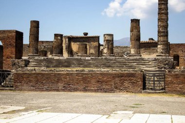 Pompeii, İtalya, 26 Haziran 2020 'de Pompeii kazılarında bulunan antik sütun MS 79' da Vesuvius volkanının patlamasının ardından yapılan kazılar sonucu rapor edilmiştir..