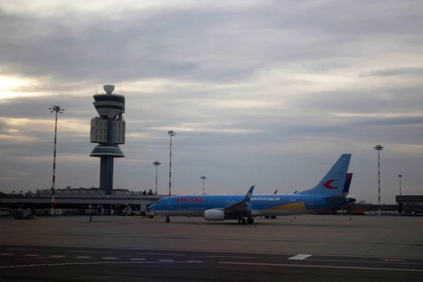 2020 Aeropuerto Milán Malpensa Aerolínea Neos Vuelo Italia Avión Detenido — Foto de Stock