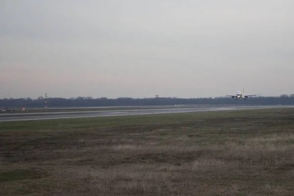 Aeroporto Milão Malpensa Pista Descolagem Vista Avião — Fotografia de Stock