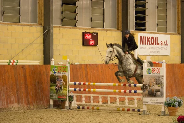 2019 Tortona Cavalo Centro Equestre Jóquei Competindo Durante Uma Competição — Fotografia de Stock