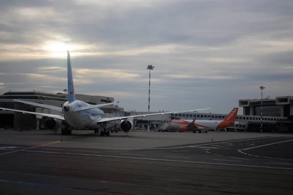 2020 Aeropuerto Milán Malpensa Easyjet Aerolínea Bajo Coste Que Vuela —  Fotos de Stock