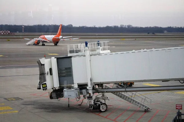 2020 Aeropuerto Milán Malpensa Easyjet Aerolínea Bajo Coste Que Vuela — Foto de Stock