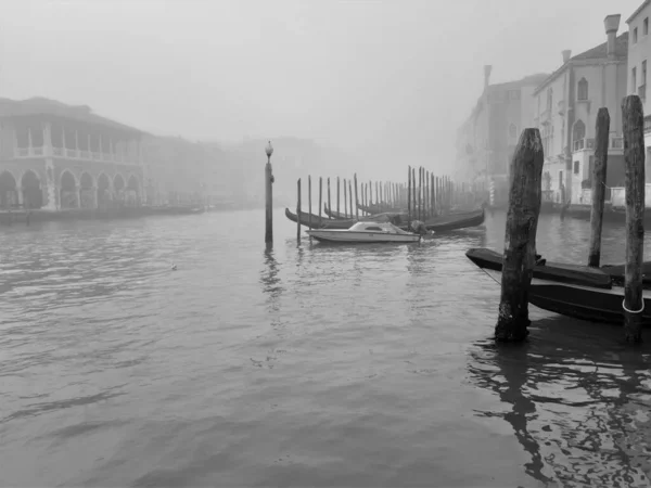 Venedig Italien Januar 2020 Stimmungsvolles Schwarz Weiß Bild Des Canal — Stockfoto