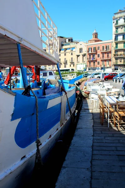 Palermo Turisztikai Kikötője Olaszországban Kikötőben Horgonyzó Halászhajó — Stock Fotó