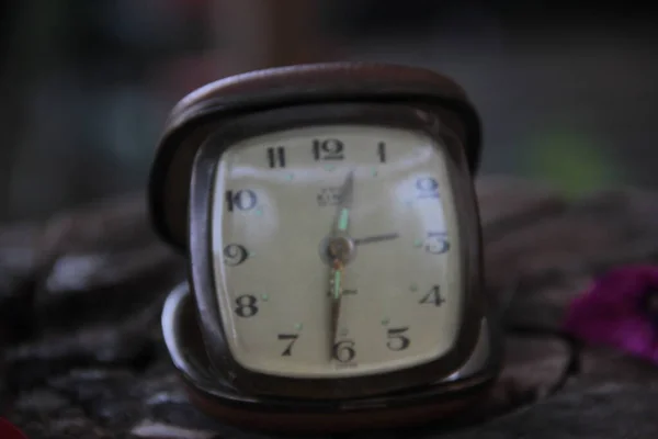 Horloge Table Ancienne Décorative — Photo